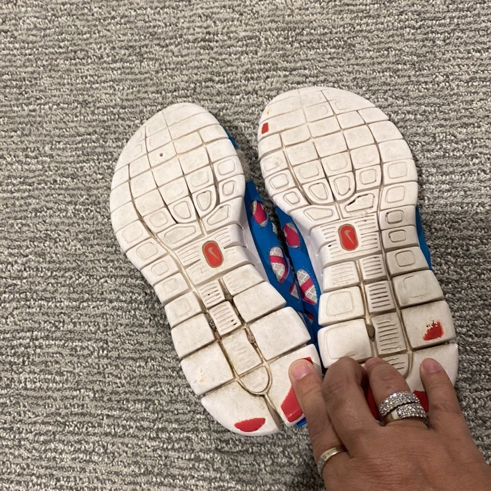 Nike shoes  - Picture 4 of 4